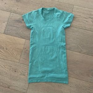 Lululemon shirt